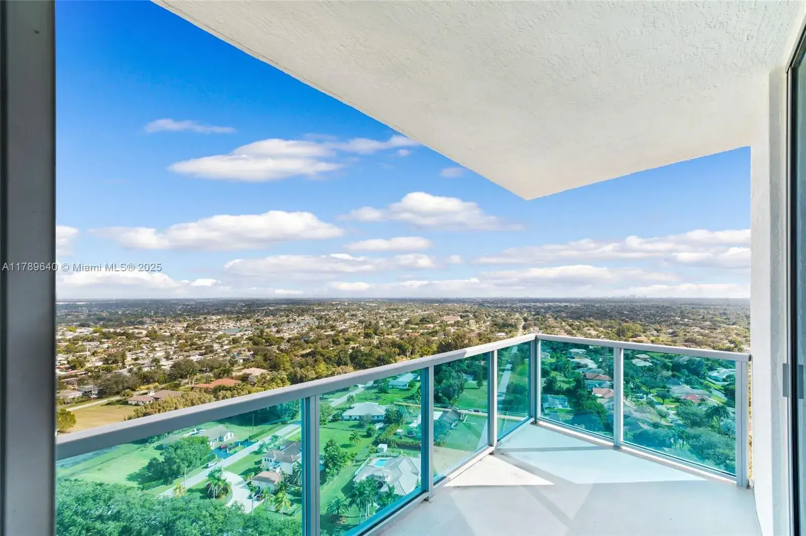 3 bedroom 3 bath Residential Lease for rent at 2641 N Flamingo Rd # 2608N, Sunrise FL 33323