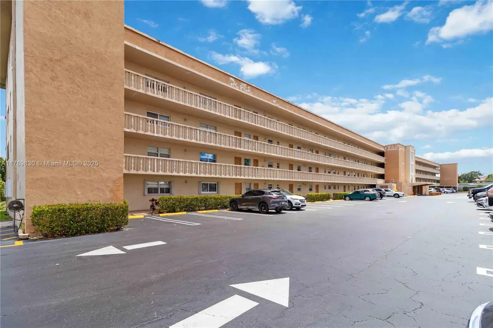 1 bedroom 1 bath Residential for sale at 5100 SW 90th Ave # 203, Cooper City FL 33328