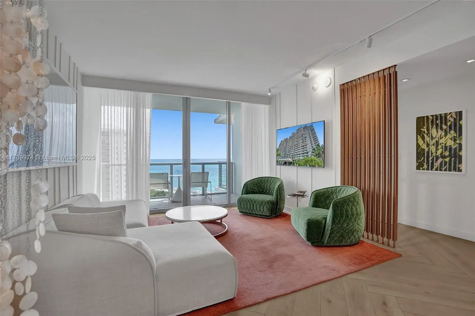 2 bedroom 1 bath Residential for sale at 2201 Collins Ave # 1215, Miami Beach FL 33139
