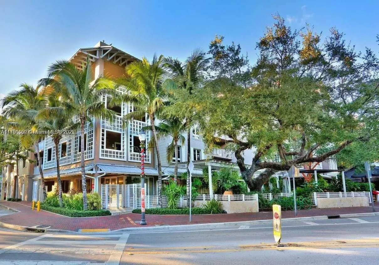 1 bedroom 2 bath Residential for sale at 3540 Main Hwy # 204, Miami FL 33133