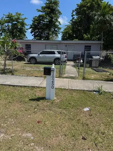 3 bedroom 2 bath Residential for sale at 10250 SW 177th St, Miami FL 33157