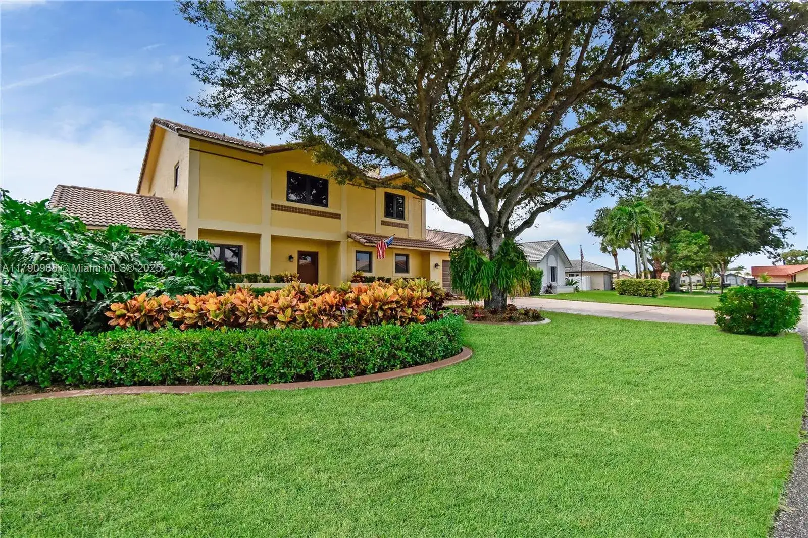 4 bedroom 2 bath Residential Lease for rent at 14950 Featherstone Way, Davie FL 33331