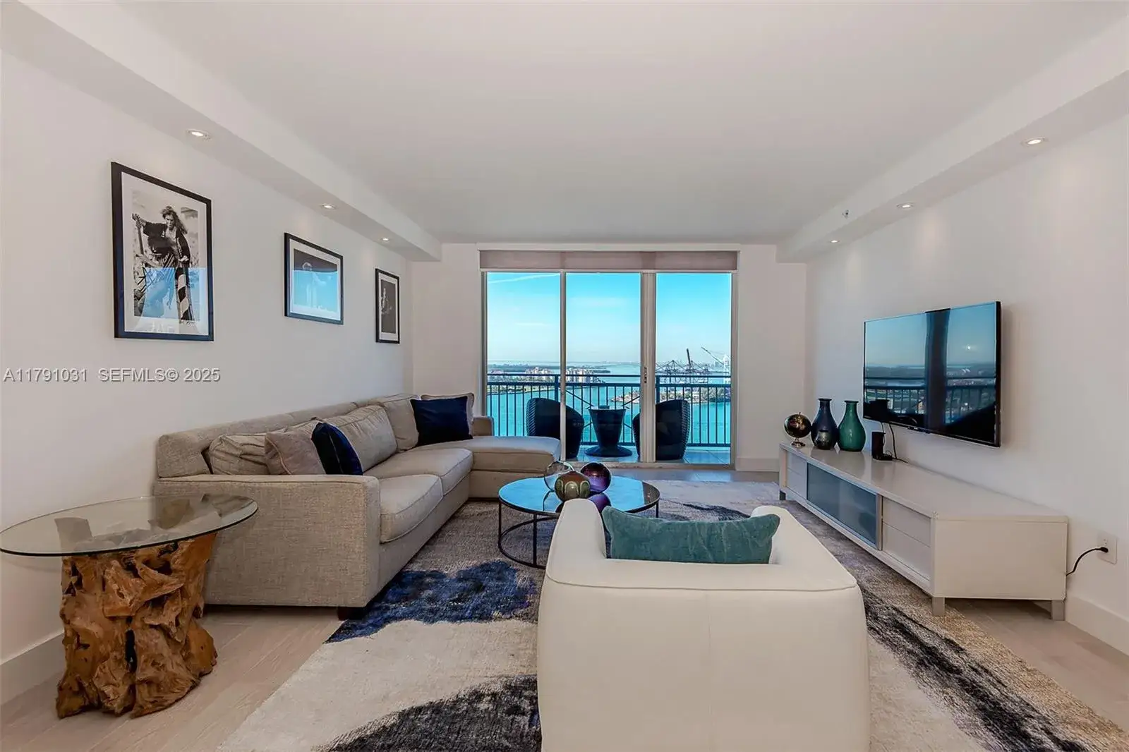 2 bedroom 2 bath Residential Lease for rent at 90 Alton Rd # 2410, Miami Beach FL 33139