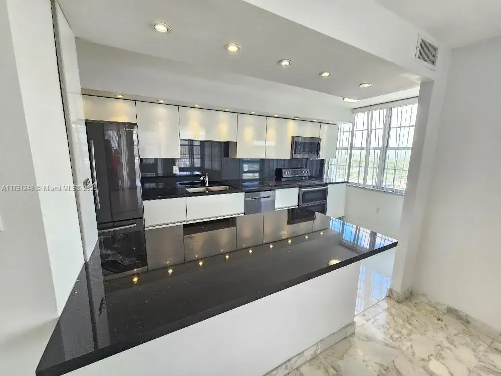 2 bedroom 2 bath Residential for sale at 18051 Biscayne Blvd # 1704, Aventura FL 33160