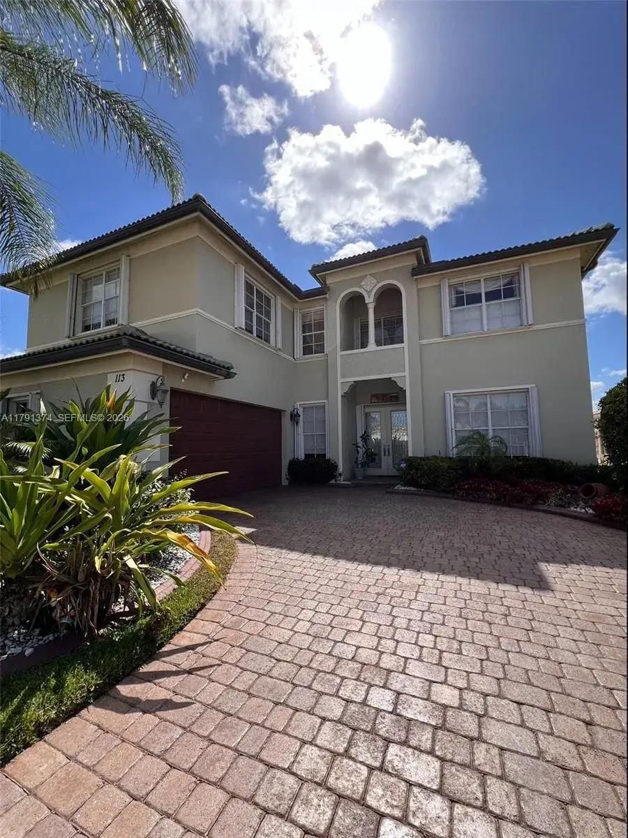 5 bedroom 3 bath Residential for sale at 113 Bella Vista Way, Royal Palm Beach FL 33411