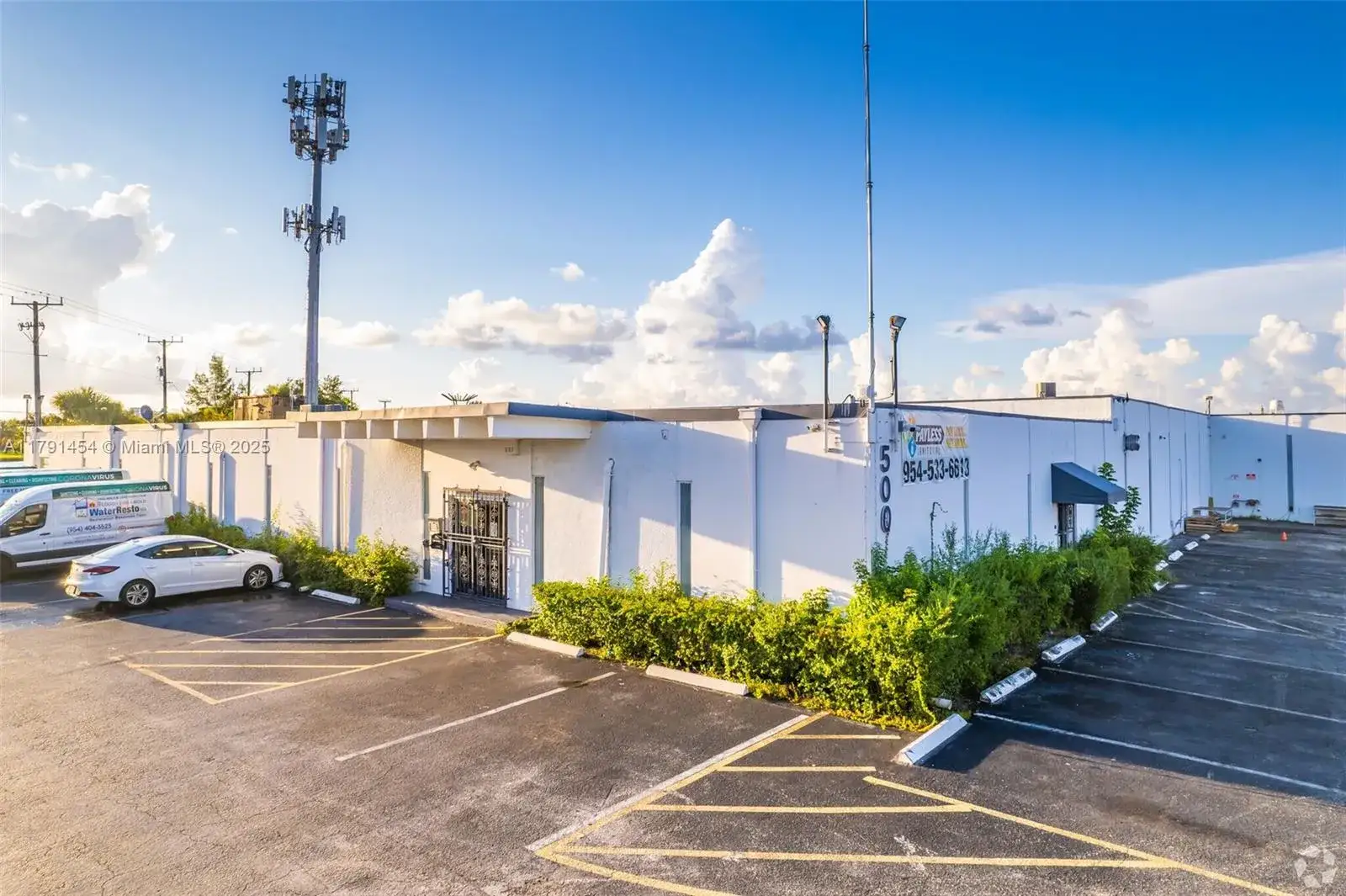 Commercial Sale for sale at 500 NE 190th St, Miami FL 33179