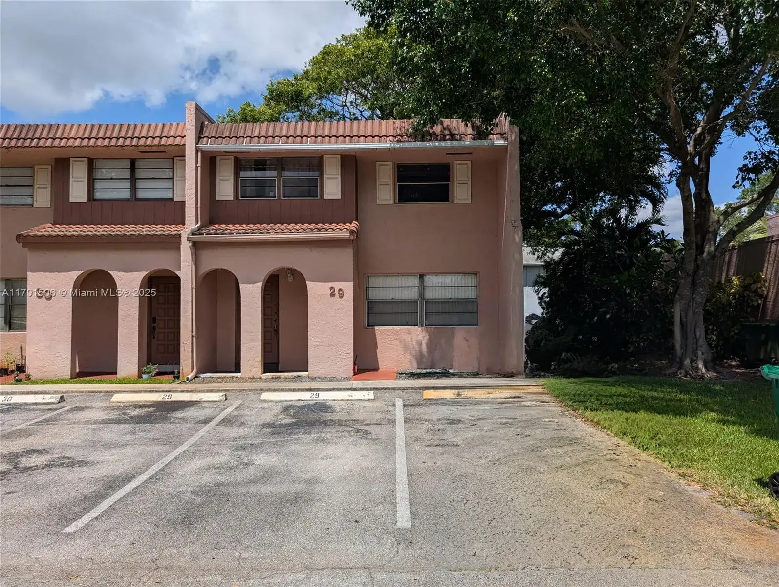 3 bedroom 2 bath Residential for sale at 29 Seville Cir # 49, Davie FL 33324