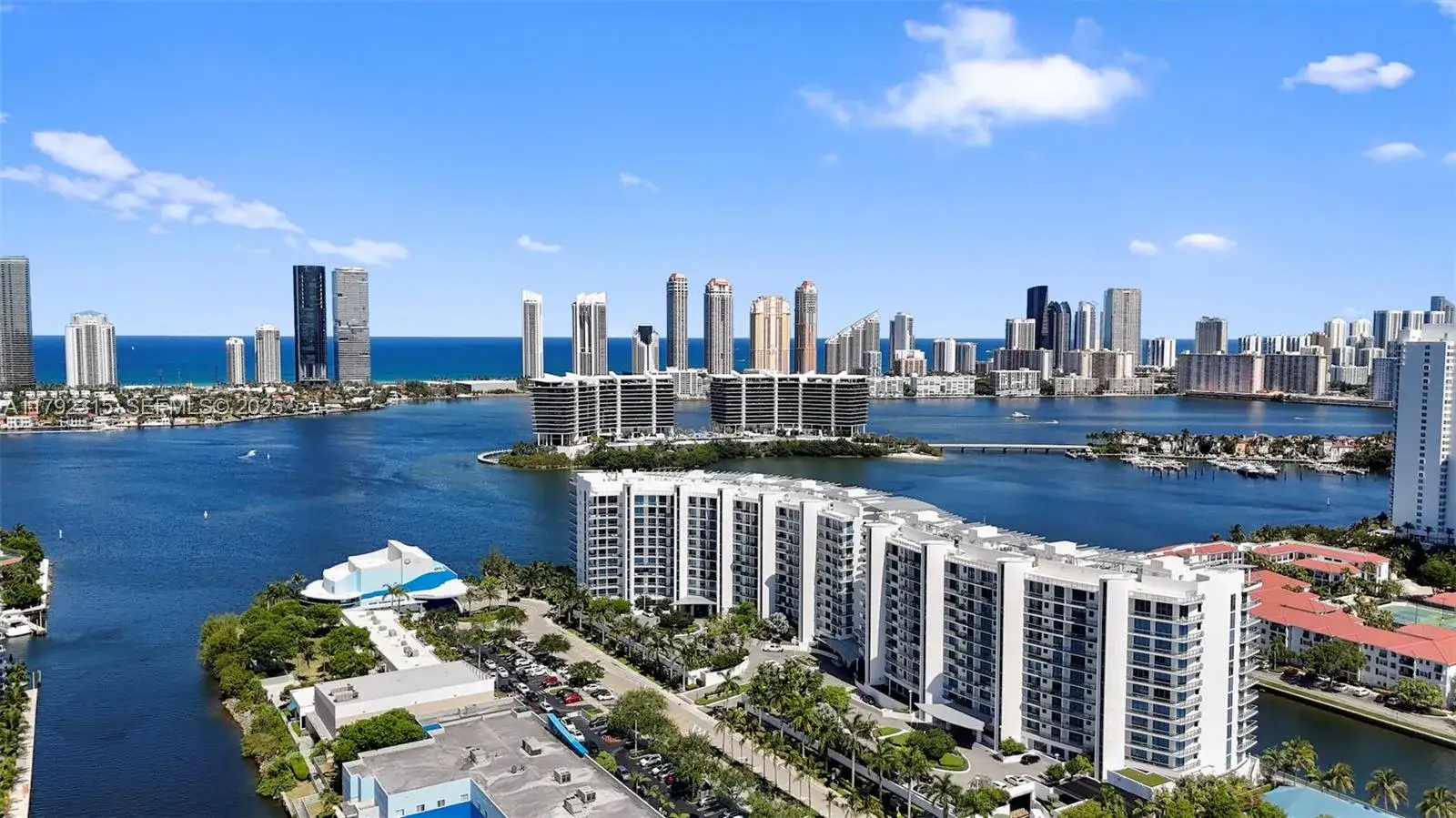 3 bedroom 4 bath Residential for sale at 3250 NE 188th St # 203, Aventura FL 33180