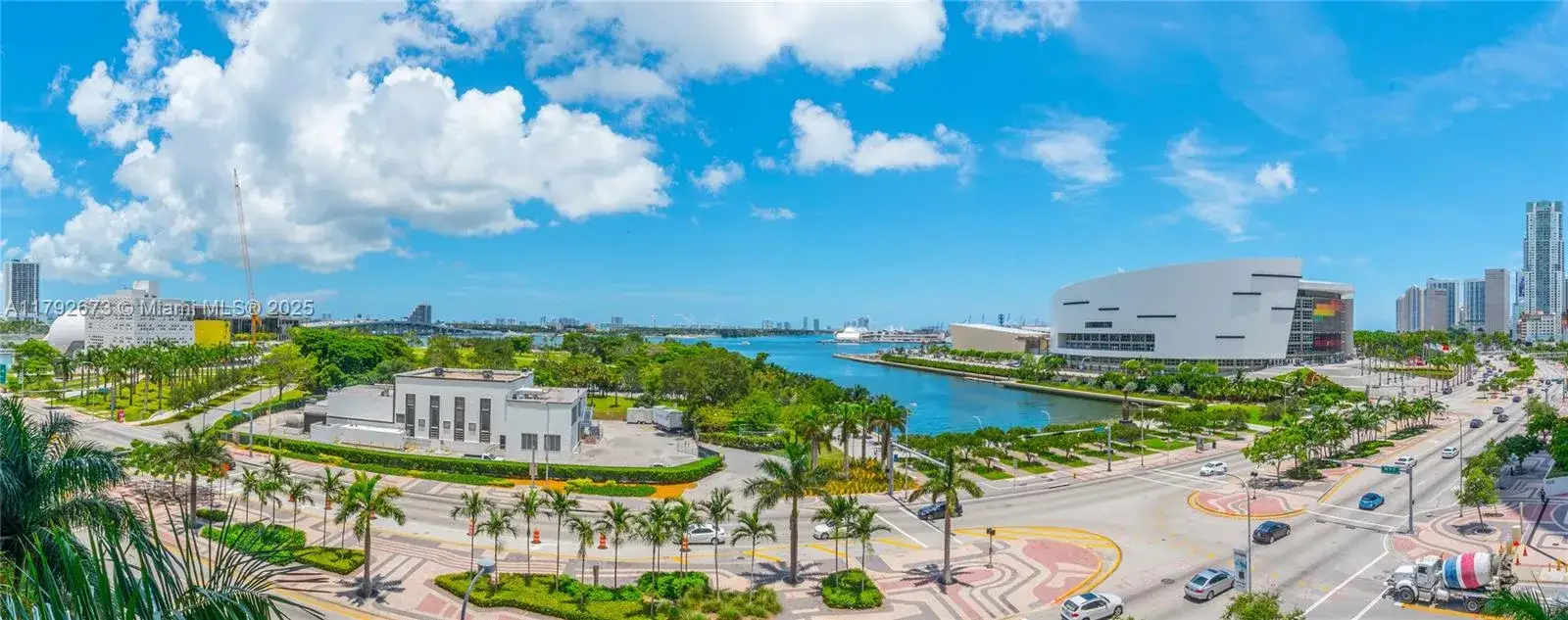 3 bedroom 3 bath Residential Lease for rent at 900 Biscayne Blvd # 707, Miami FL 33132