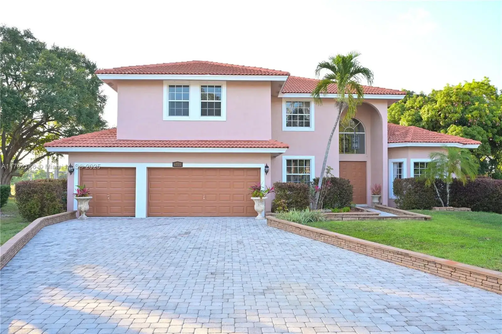 4 bedroom 4 bath Residential for sale at 6777 NW 44th Ct, Coral Springs FL 33067