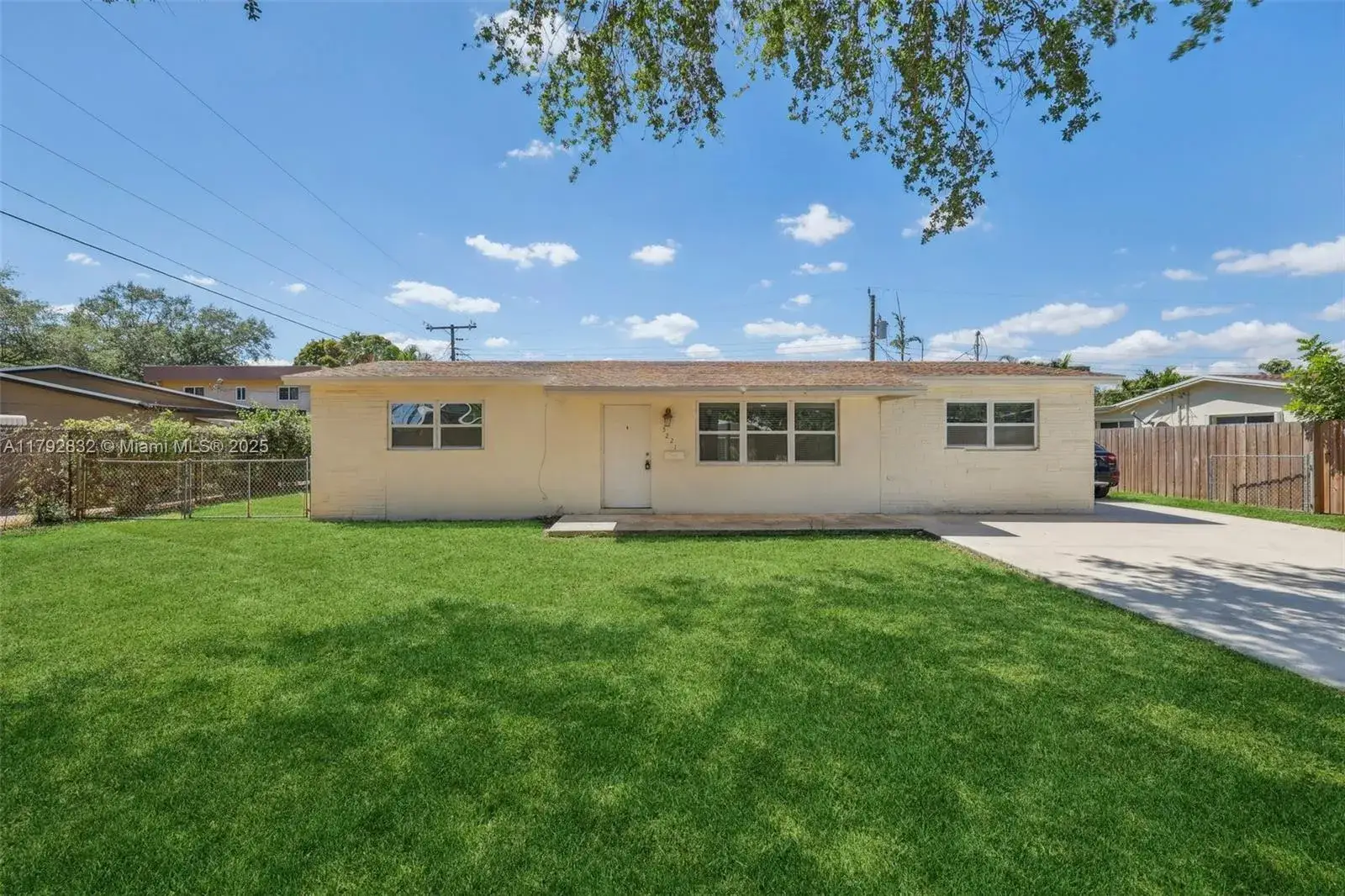 3 bedroom 2 bath Residential for sale at 5221 SW 90th Ter, Cooper City FL 33328