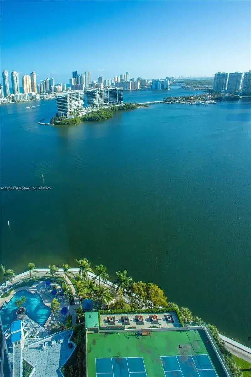 2 bedroom 2 bath Residential for sale at 3370 Hidden Bay Dr # 3109, Aventura FL 33180
