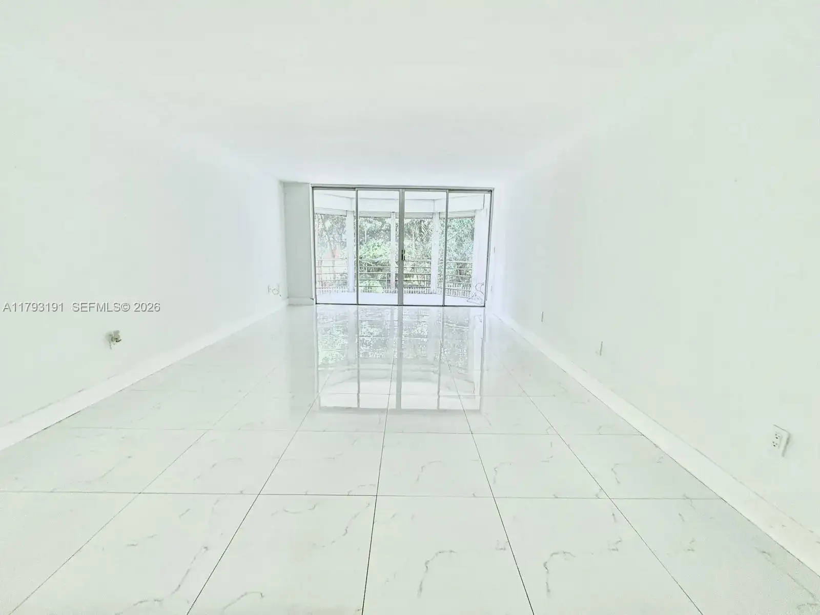 2 bedroom 2 bath Residential for sale at 1401 NE 191st St # D201, Miami FL 33179