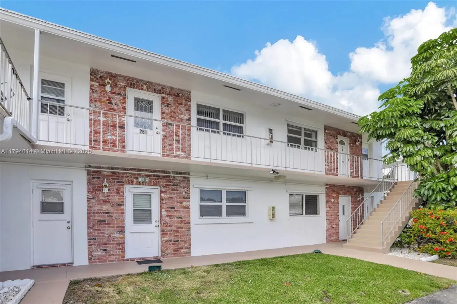 2 bedroom 2 bath Residential for sale at 401 S Golf Blvd # 270, Pompano Beach FL 33064