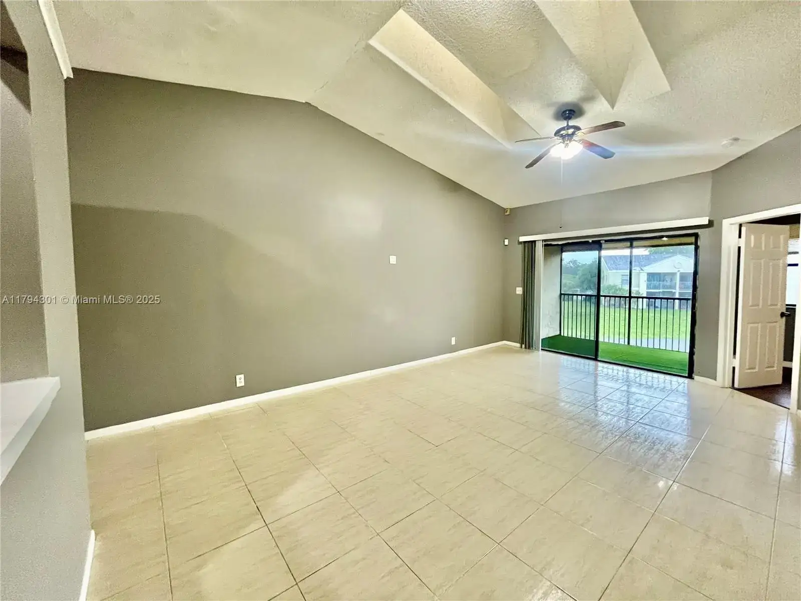 2 bedroom 2 bath Residential Lease for rent at 2511 NW 56th Ave # 25, Lauderhill FL 33313