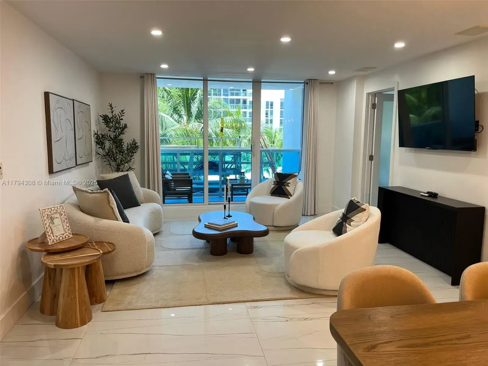 2 bedroom 2 bath Residential for sale at 2301 Collins Ave # 326, Miami Beach FL 33139