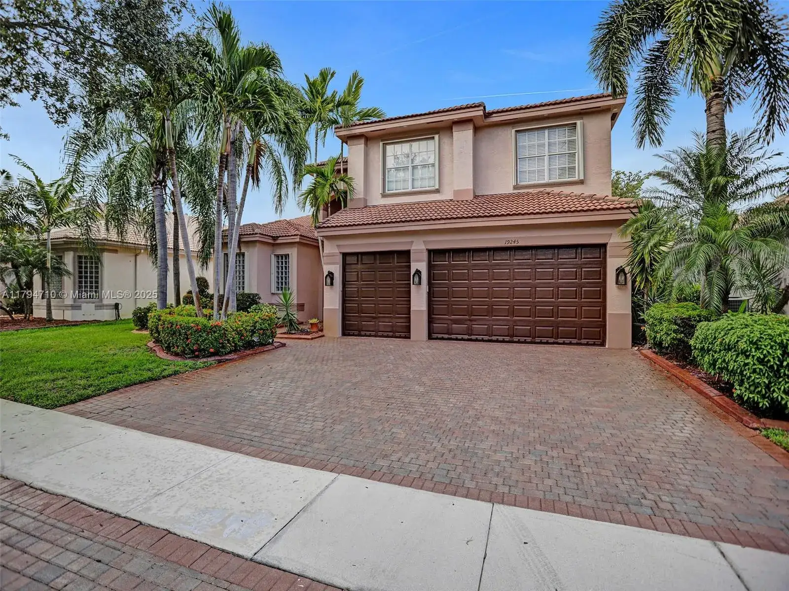 5 bedroom 5 bath Residential Lease for rent at 19245 SW 41st St, Miramar FL 33029
