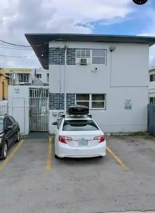 1 bedroom 1 bath Residential Lease for rent at 7638 N Miami Avenue # 1, Miami FL 33150