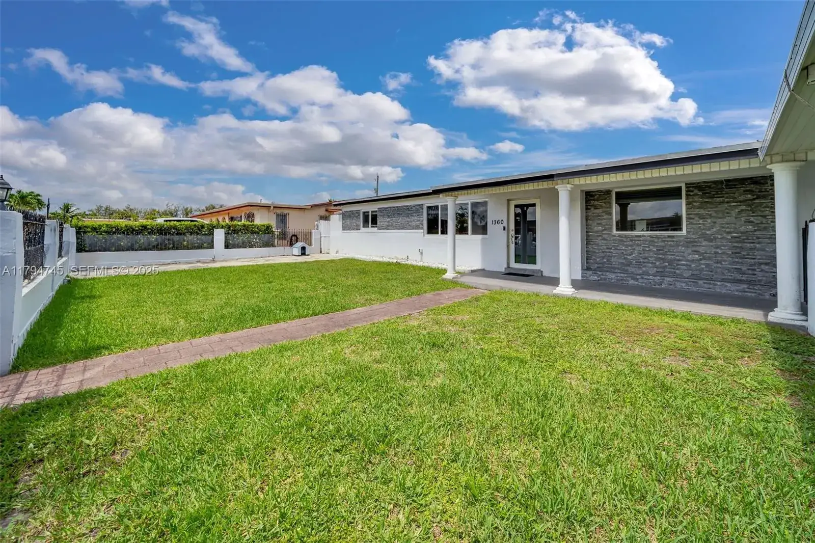3 bedroom 3 bath Residential for sale at 1360 W 4th Ln, Hialeah FL 33010