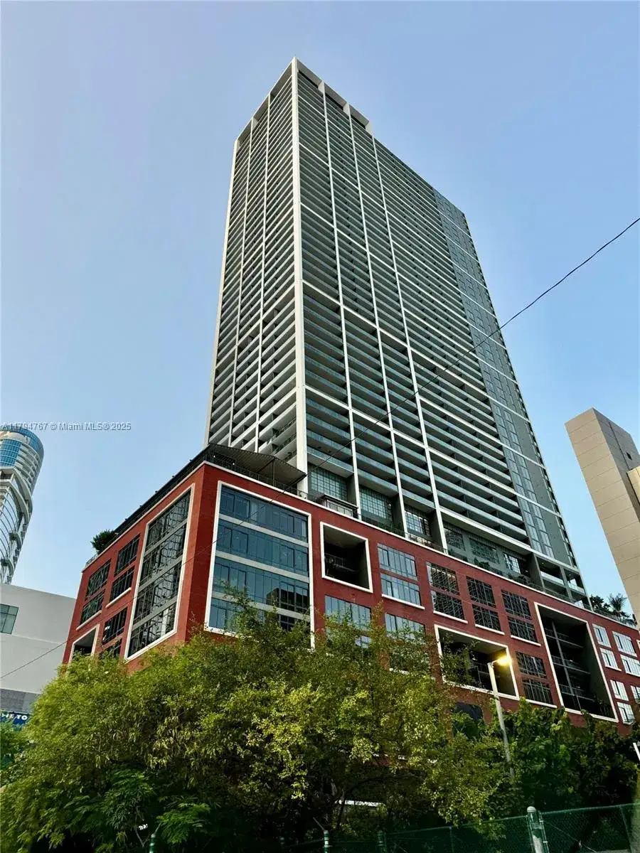 1 bedroom 1 bath Residential for sale at 601 NE 1 Ave # 3108, Miami FL 33132