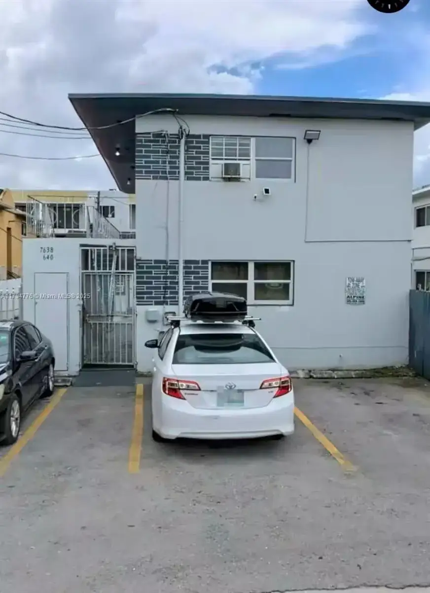 1 bedroom 1 bath Residential Lease for rent at 7638 N Miami Avenue # 7, Miami FL 33150