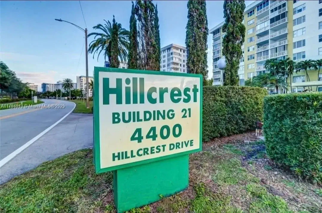 2 bedroom 2 bath Residential for sale at 4400 Hillcrest Dr # B, Hollywood FL 33021