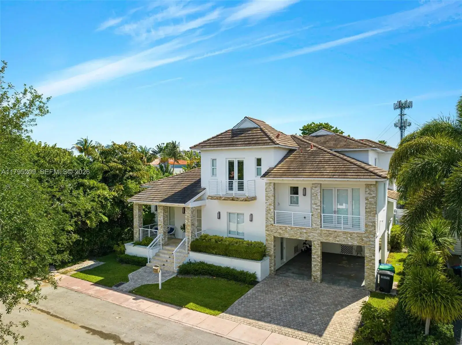 6 bedroom 6 bath Residential for sale at 689 Glenridge Rd, Key Biscayne FL 33149