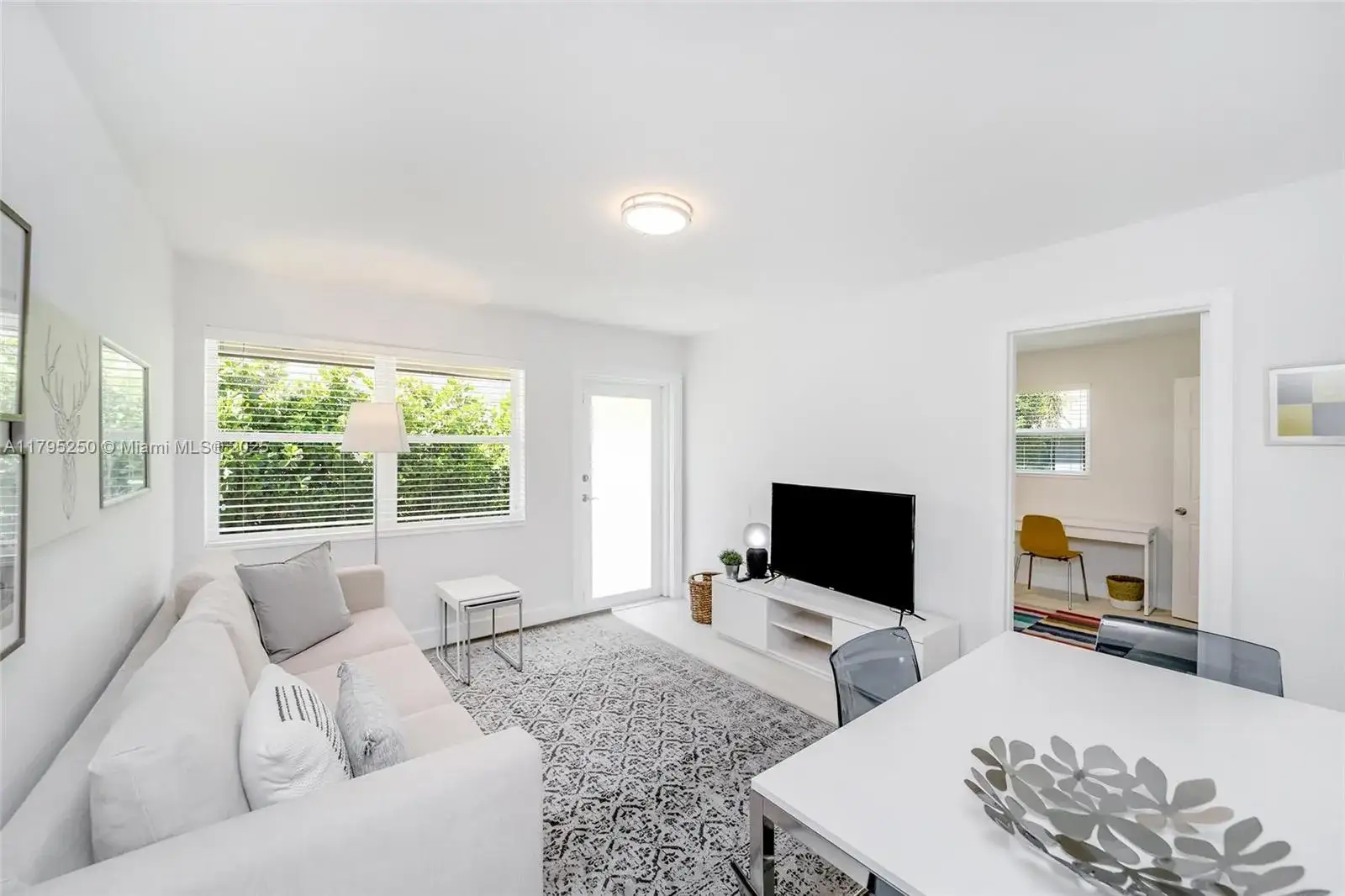 2 bedroom 1 bath Residential Lease for rent at 6210 SW 59th Pl # 0, South Miami FL 33143