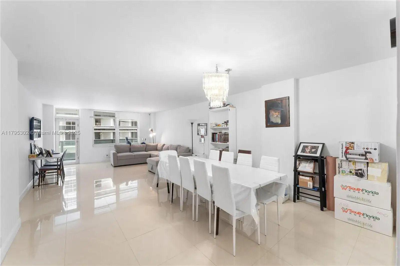 1 bedroom 1 bath Residential for sale at 9511 Collins Ave # 301, Surfside FL 33154