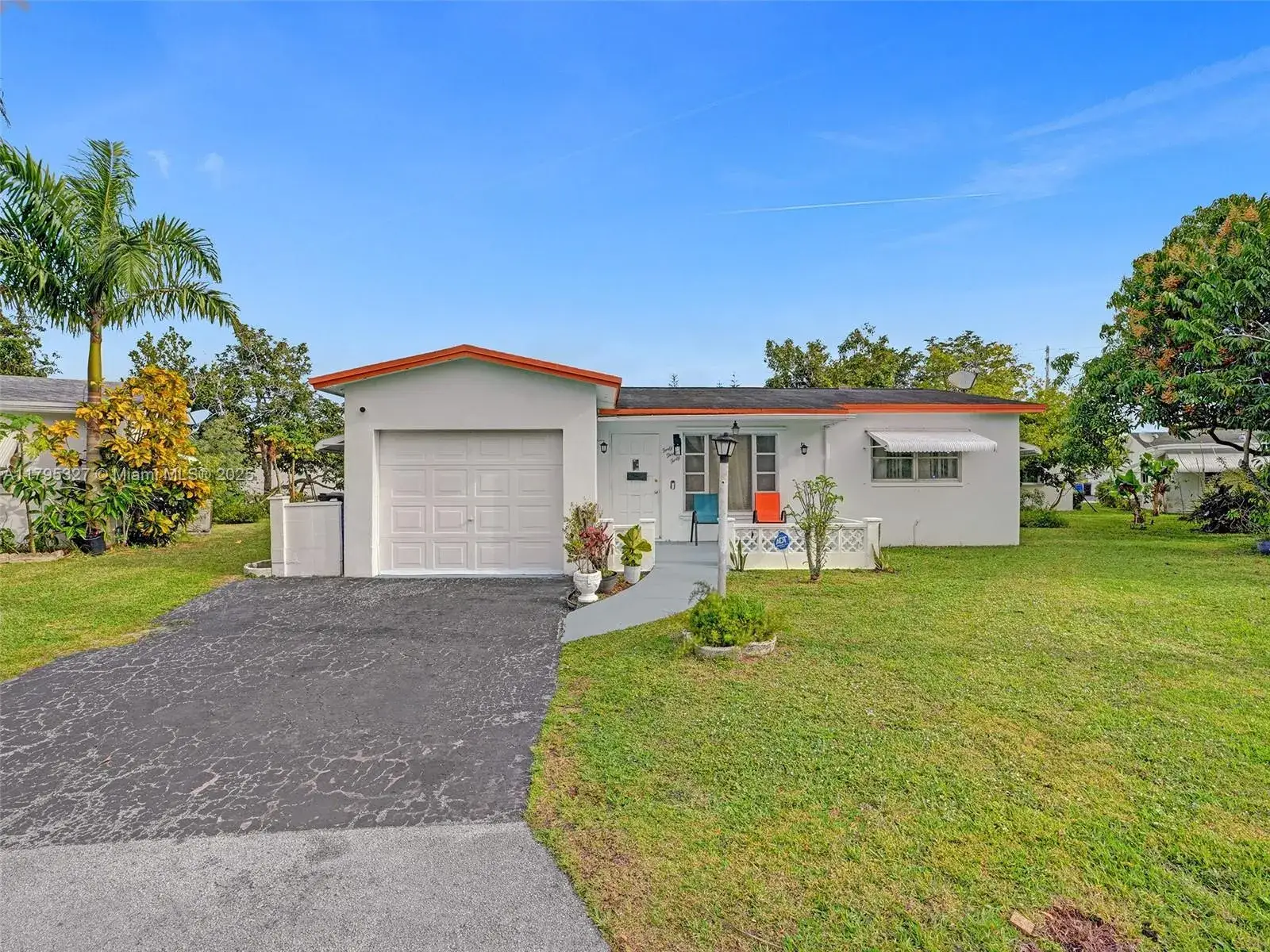 2 bedroom 2 bath Residential for sale at 4340 NW 46th Ter, Lauderdale Lakes FL 33319