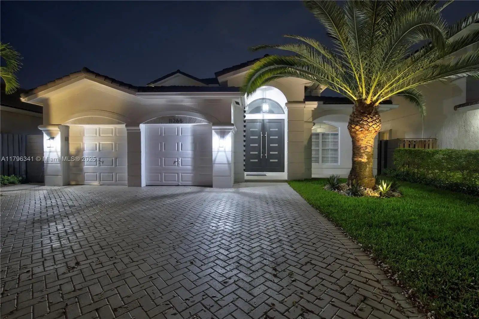 5 bedroom 4 bath Residential for sale at 11265 NW 78th St, Doral FL 33178