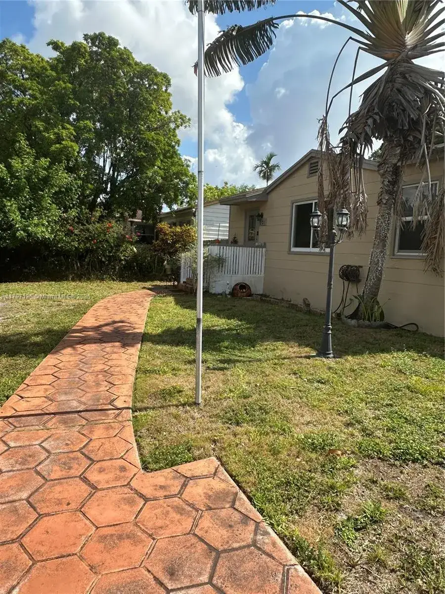 3 bedroom 1 bath Residential for sale at 201 Ludlam Dr, Miami Springs FL 33166