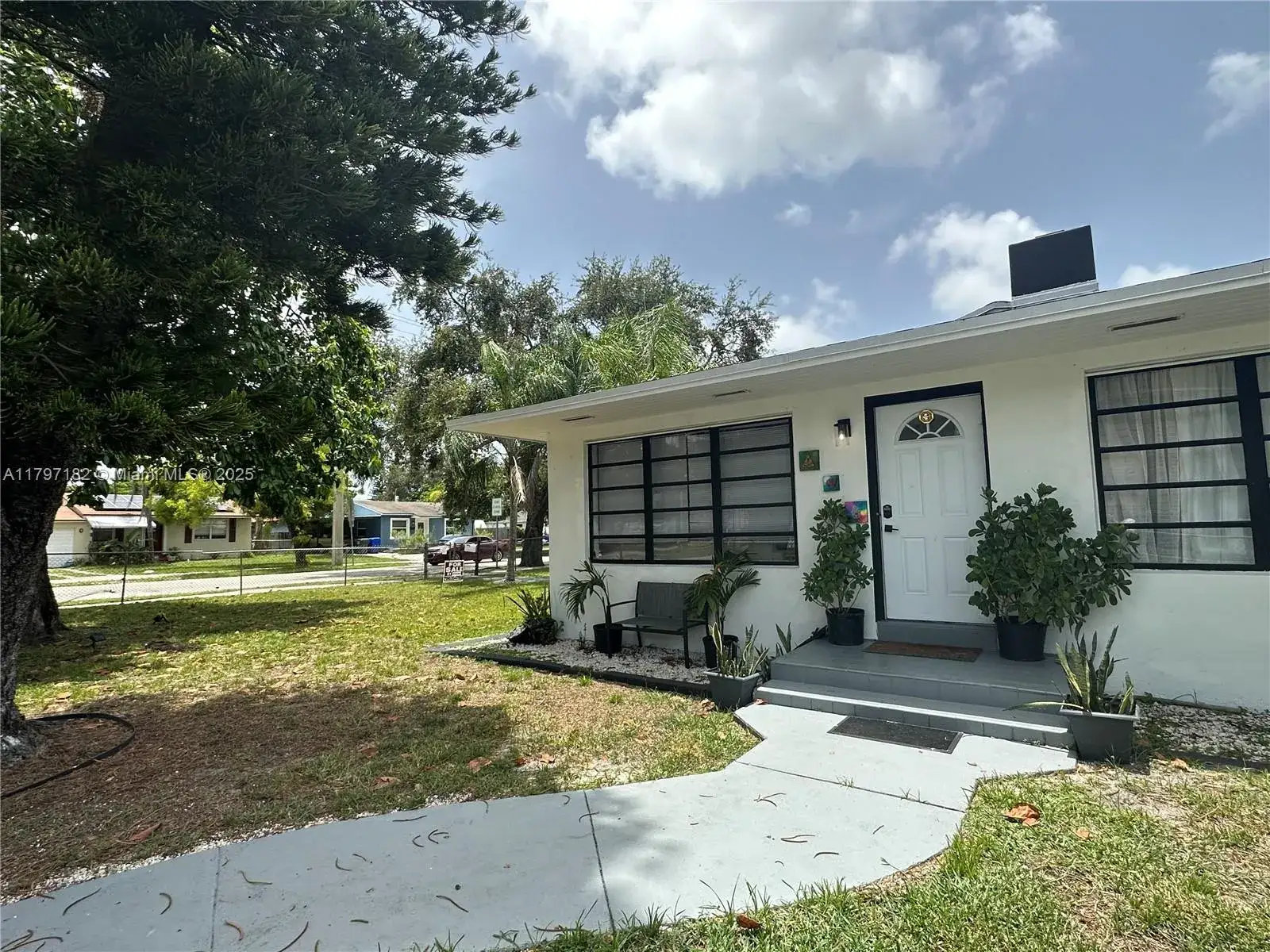 3 bedroom 2 bath Residential for sale at 436 N 28th Ave, Hollywood FL 33020