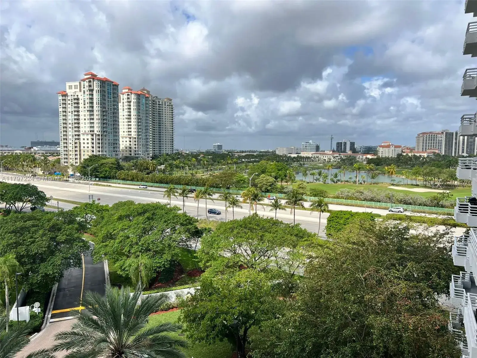 1 bedroom 2 bath Residential for sale at 3300 NE 192nd St # 803, Aventura FL 33180