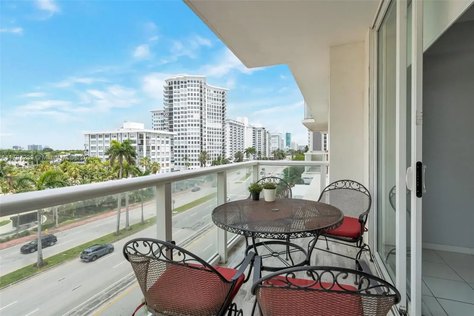 1 bedroom 1 bath Residential for sale at 5601 Collins Ave # 615, Miami Beach FL 33140