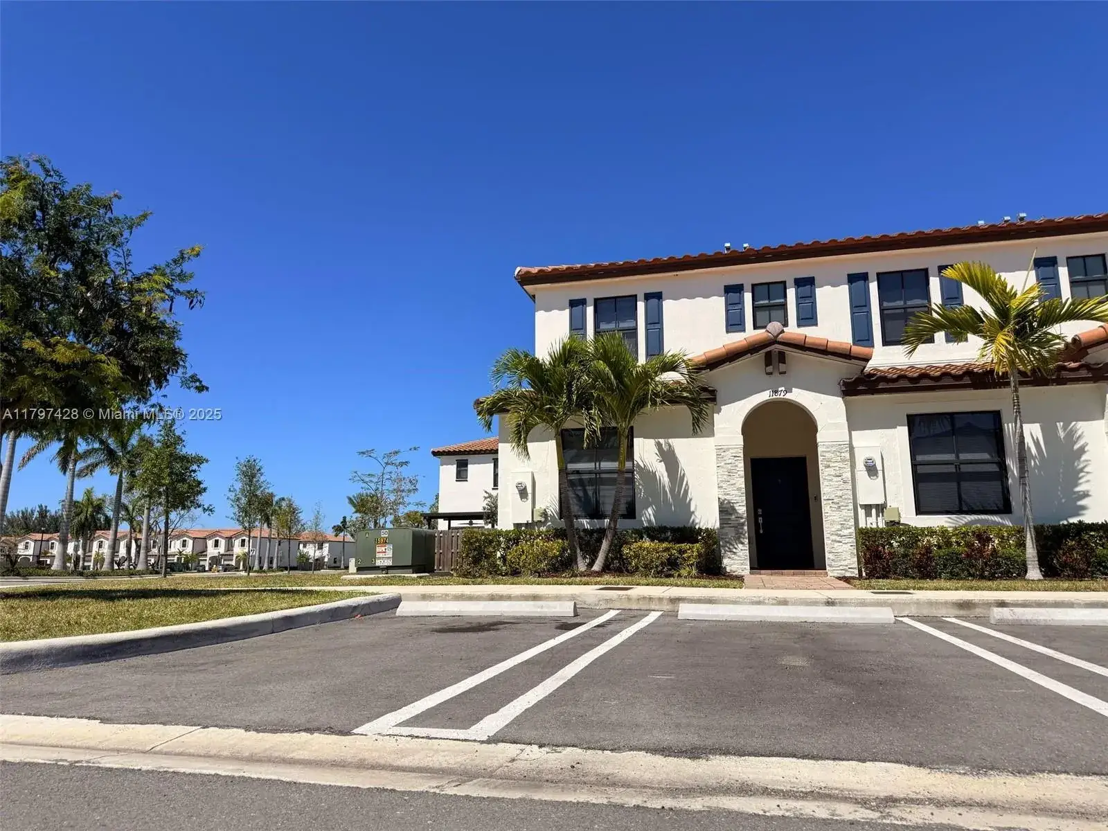 3 bedroom 3 bath Residential for sale at 11879 SW 247th Ter, Homestead FL 33032