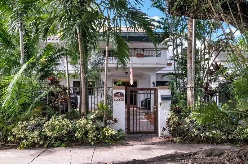 5 bedroom 5 bath Residential for sale at 1226 Cordova St, Coral Gables FL 33134