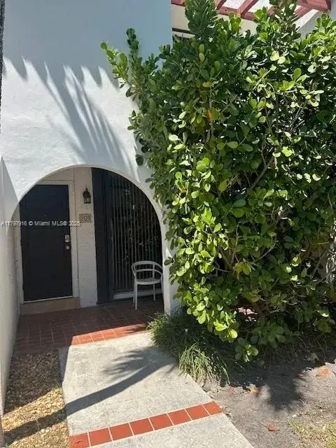 2 bedroom 2 bath Residential Lease for rent at 425 GRAPETREE DR # 209, Key Biscayne FL 33149