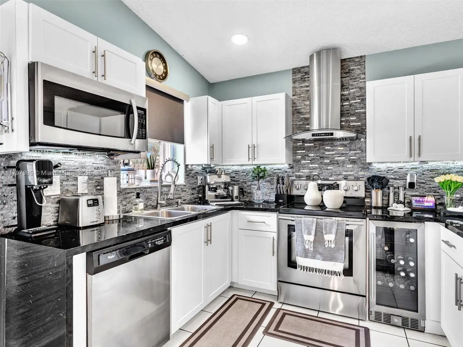 3 bedroom 2 bath Residential for sale at 5206 NW 99th Ave, Sunrise FL 33351