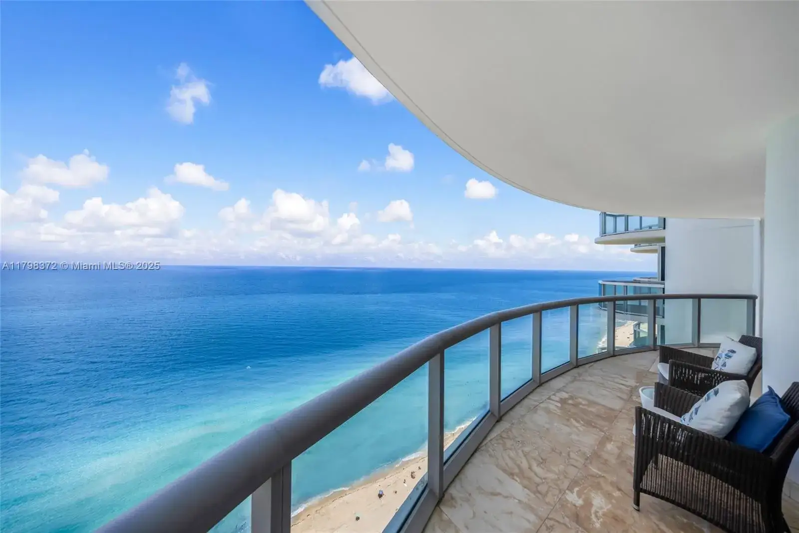 2 bedroom 2 bath Residential for sale at 6365 Collins Ave # 3202, Miami Beach FL 33141