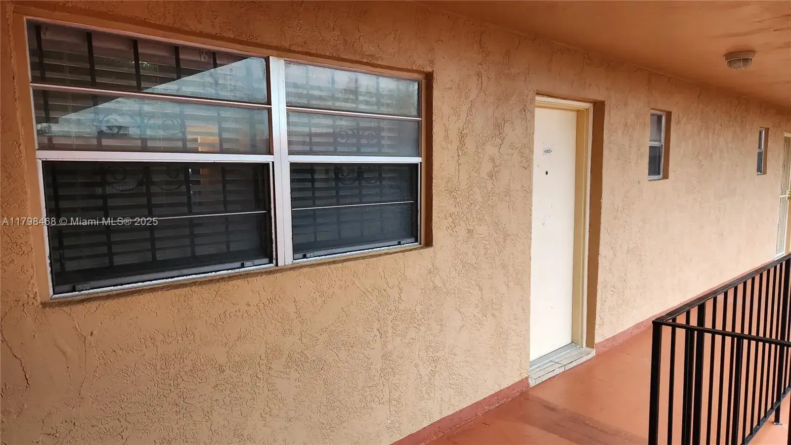 2 bedroom 1 bath Residential for sale at 1810 W 56th St # 3420, Hialeah FL 33012