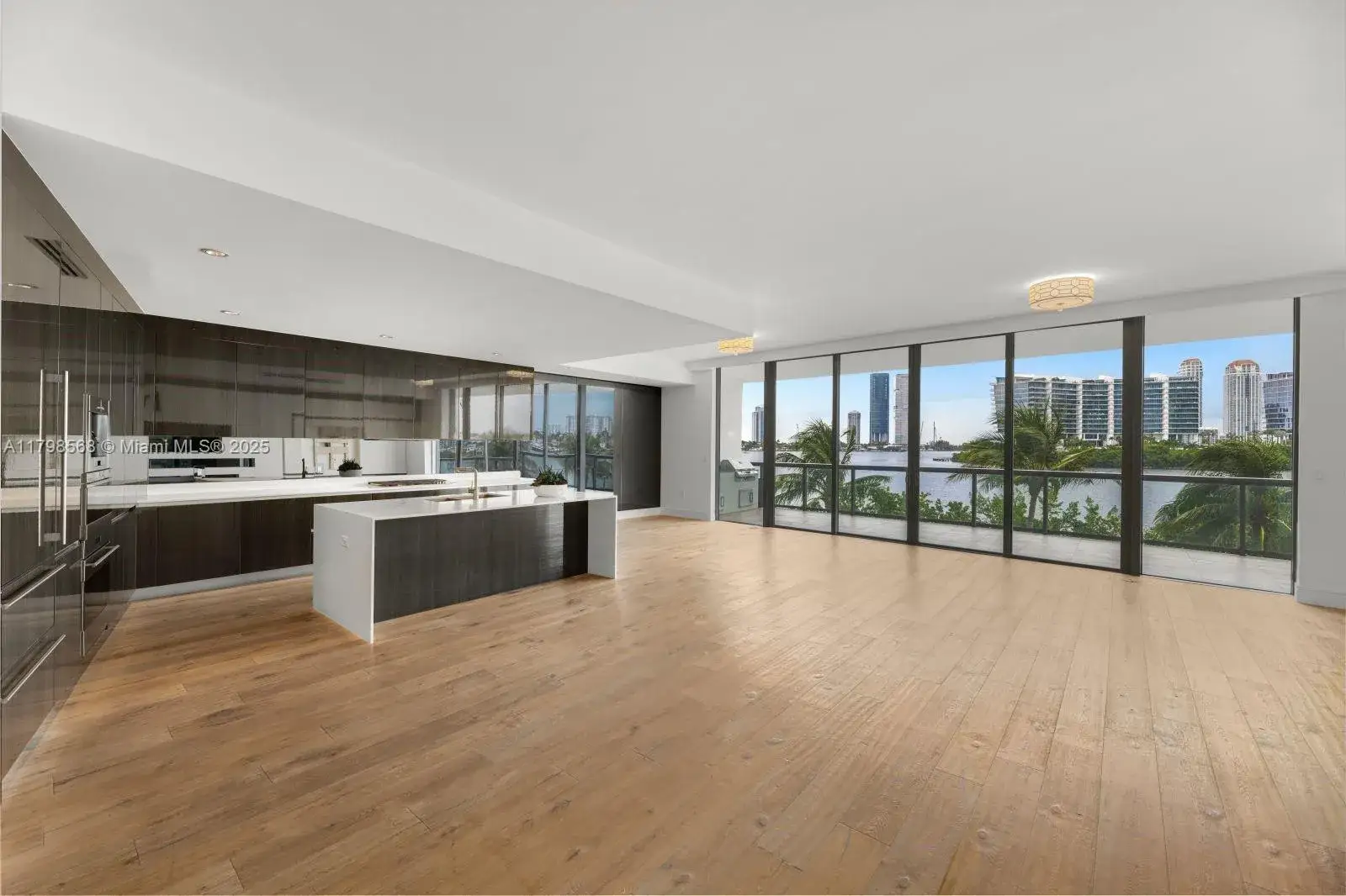 4 bedroom 4 bath Residential for sale at 3300 NE 188th St # 217, Aventura FL 33180
