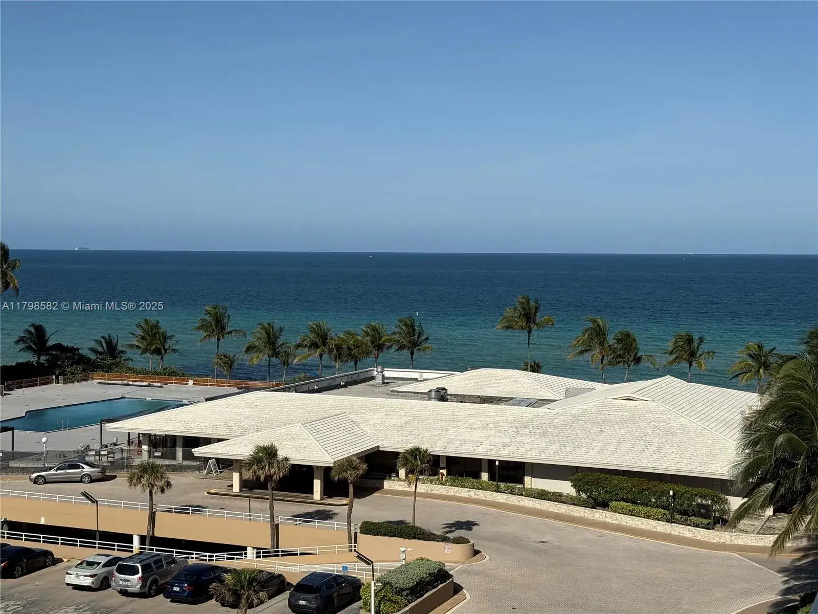 1 bedroom 1 bath Residential for sale at 1980 S Ocean Dr # 6K, Hallandale Beach FL 33009