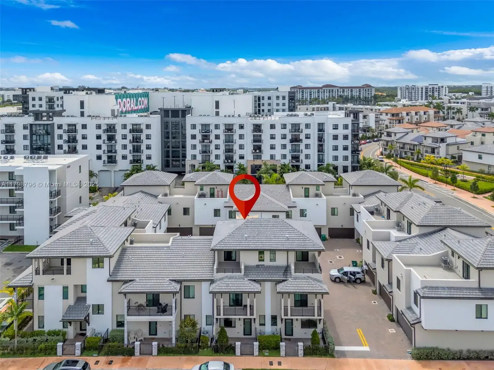 3 bedroom 2 bath Residential for sale at 4233 NW 83rd Path, Doral FL 33166