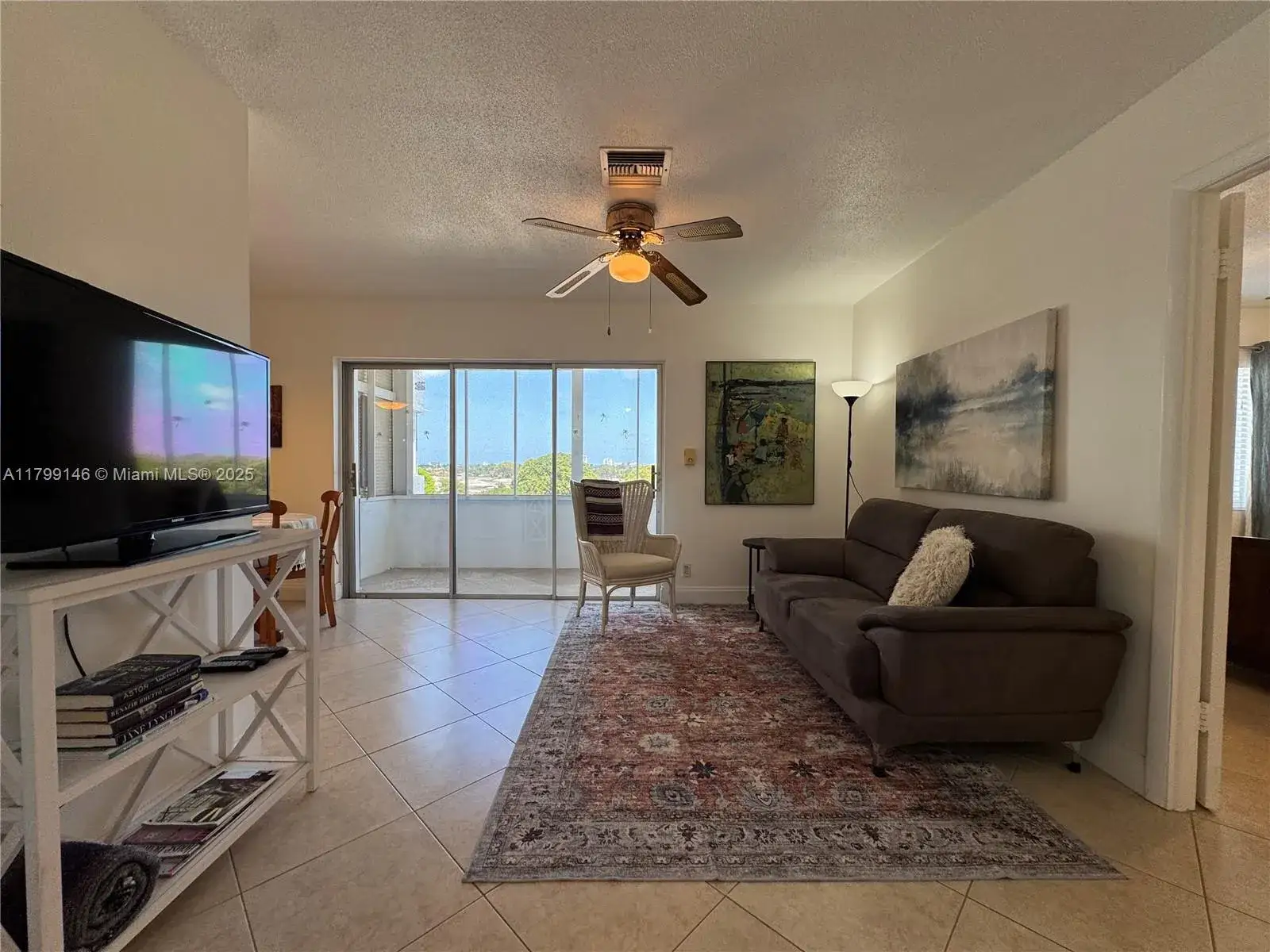 1 bedroom 1 bath Residential for sale at 1700 Pierce St # 702, Hollywood FL 33020