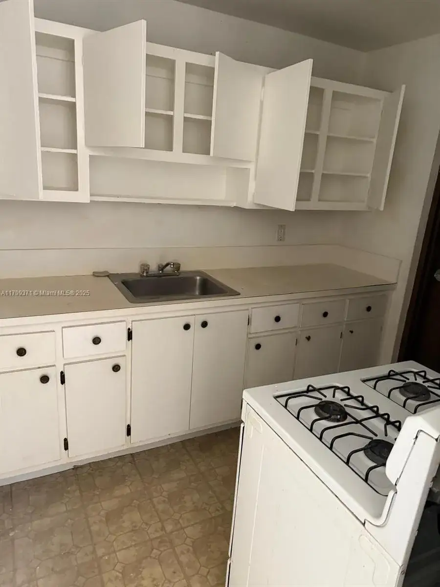 3 bedroom 1 bath Residential Lease for rent at 1600 NW 4th Ave # 16A, Miami FL 33136