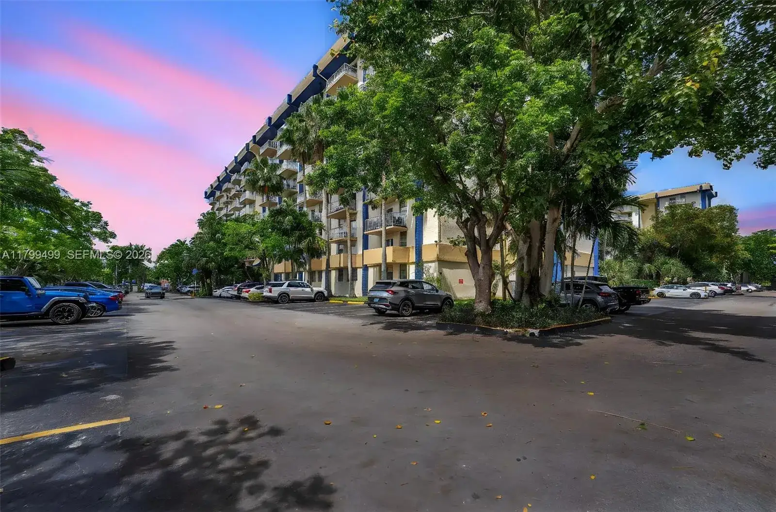 1 bedroom 1 bath Residential for sale at 4550 NW 9th St # 106E, Miami FL 33126