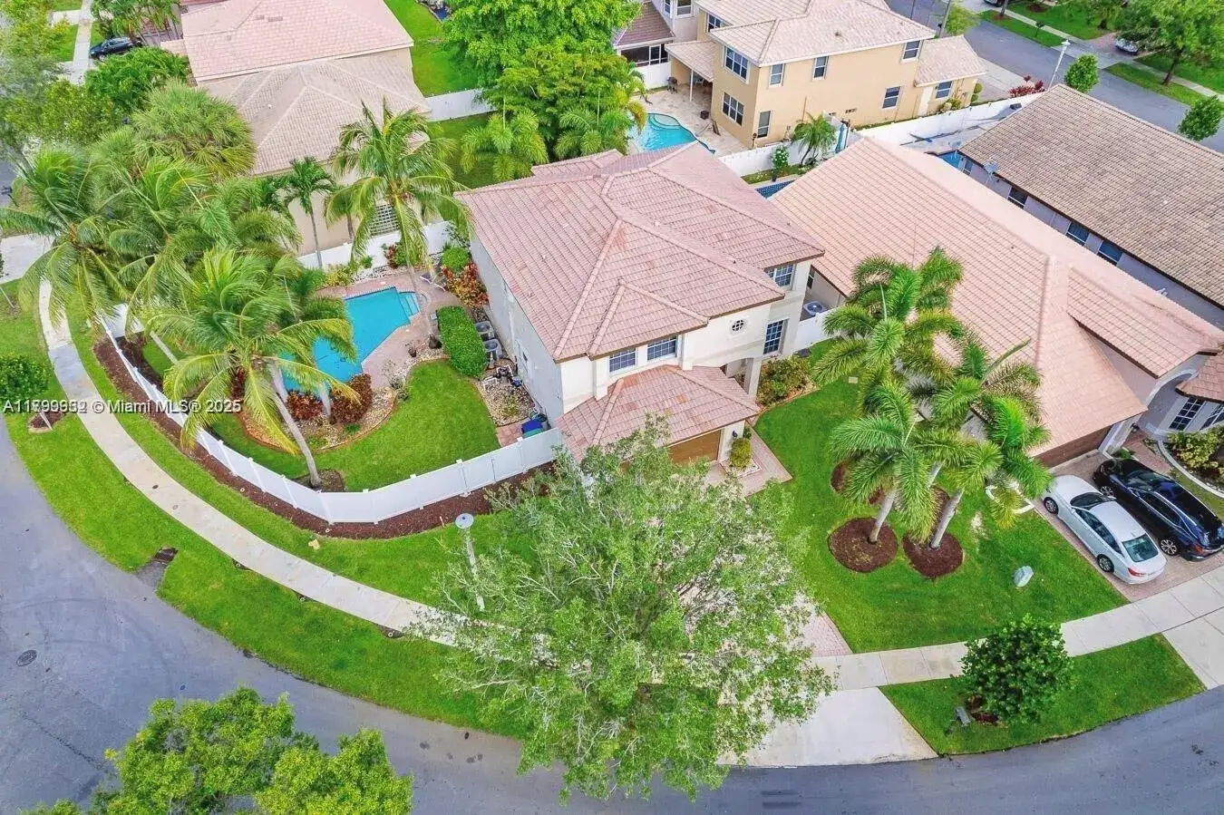 4 bedroom 2 bath Residential for sale at 3372 SW 179th Ave, Miramar FL 33029