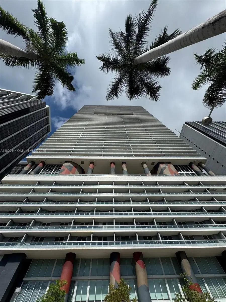 1 bedroom 1 bath Residential for sale at 50 Biscayne Blvd # 504, Miami FL 33132