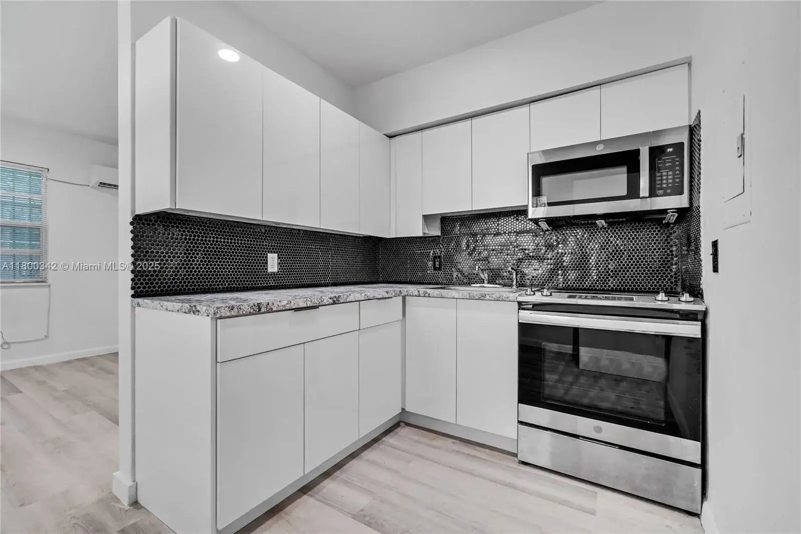 1 bedroom 1 bath Residential Lease for rent at 46 NW 62nd St # 4, Miami FL 33150